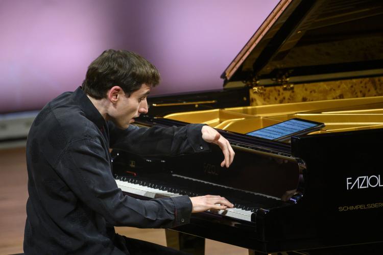 Dvořákova Praha 2019 - Boris Giltburg