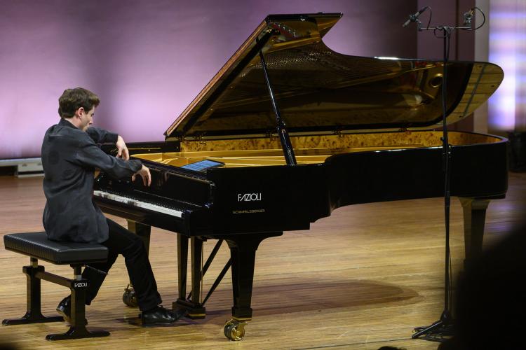Dvořákova Praha 2019 - Boris Giltburg