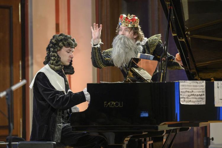 Dvořákova Praha 2021 - 11/9/2021 – Rodinný den: Duo „Vrámoll“ – Dějiny hudby v kostce