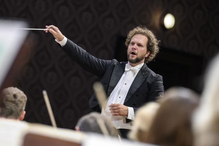 Dvořákova Praha 2021 - 15/9/2021 – Symfonický orchestr hl. m. Prahy FOK, Tomáš Brauner, Kit Armstrong - DEBUT