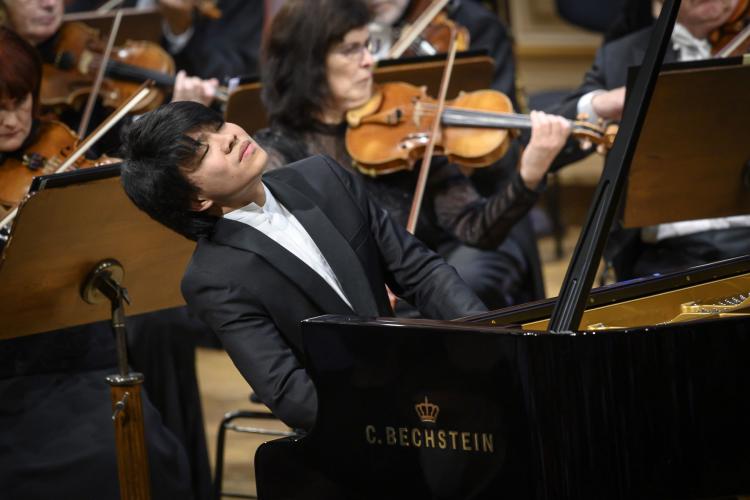 Dvořákova Praha 2021 - 15/9/2021 – Symfonický orchestr hl. m. Prahy FOK, Tomáš Brauner, Kit Armstrong - DEBUT