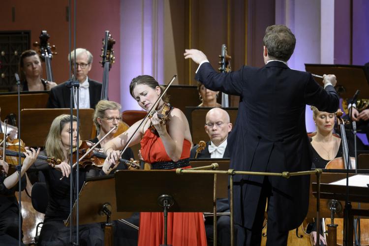 Dvořákova Praha 2022 – závěrečný koncert 25/9/2022 – Symfonický orchestr Švédského rozhlasu, Daniel Harding, Veronika Eberle