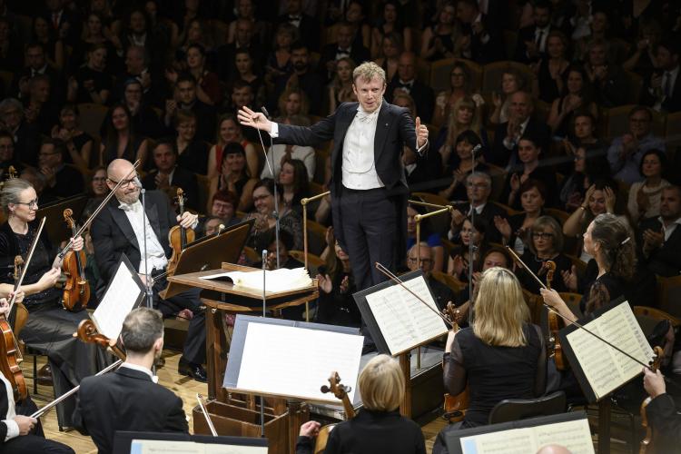 Dvořákova Praha 2022 – závěrečný koncert 25/9/2022 – Symfonický orchestr Švédského rozhlasu, Daniel Harding, Veronika Eberle