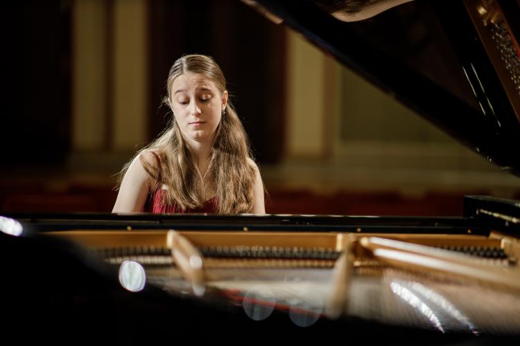 Dvořákova Praha 2020 - Natalie Schwamová