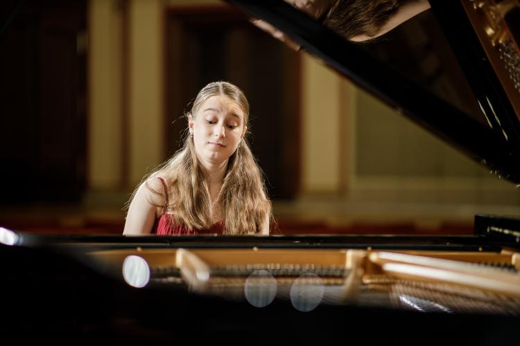 Dvořákova Praha 2020 - Natalie Schwamová