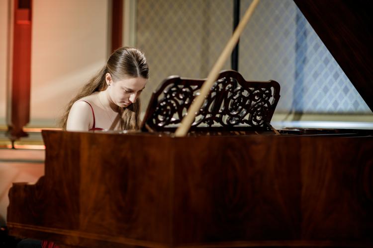 Dvořákova Praha 2020 - Natalie Schwamová