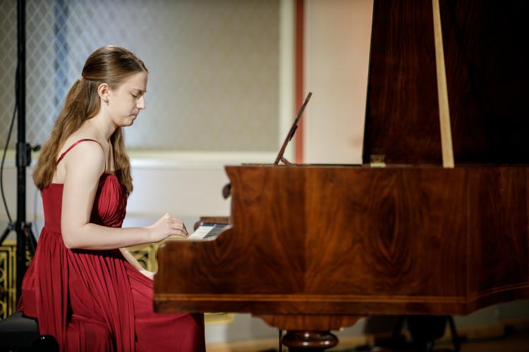 Dvořákova Praha 2020 - Natalie Schwamová