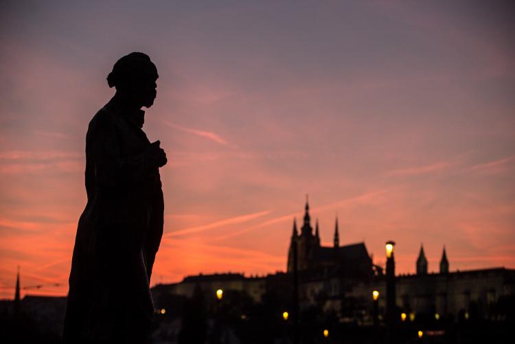 Socha Antonína Dvořáka před Rudolfinem