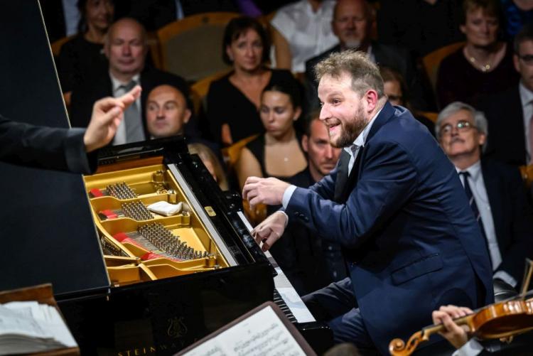 Dvořákova Praha 2024 - koncert 16/9/2024 - Luzerner Sinfonieorchester, Michael Sanderling, Lukáš Vondráček