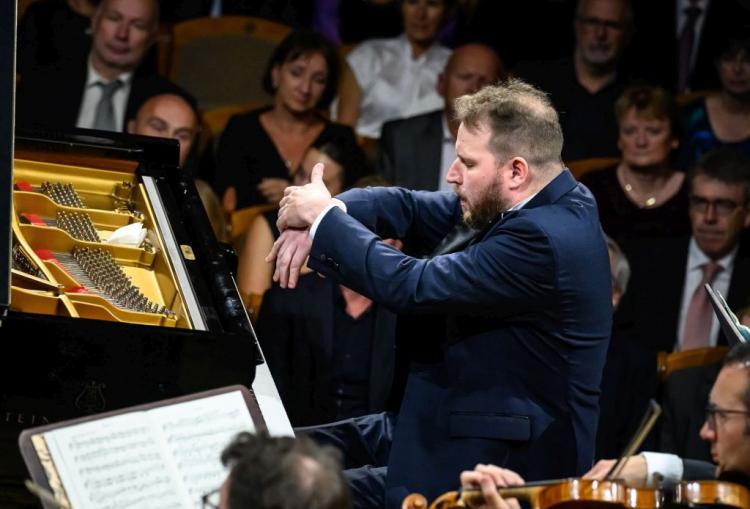 Dvořákova Praha 2024 - koncert 16/9/2024 - Luzerner Sinfonieorchester, Michael Sanderling, Lukáš Vondráček