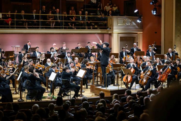 Dvořákova Praha 2024 - koncert 16/9/2024 - Luzerner Sinfonieorchester, Michael Sanderling, Lukáš Vondráček