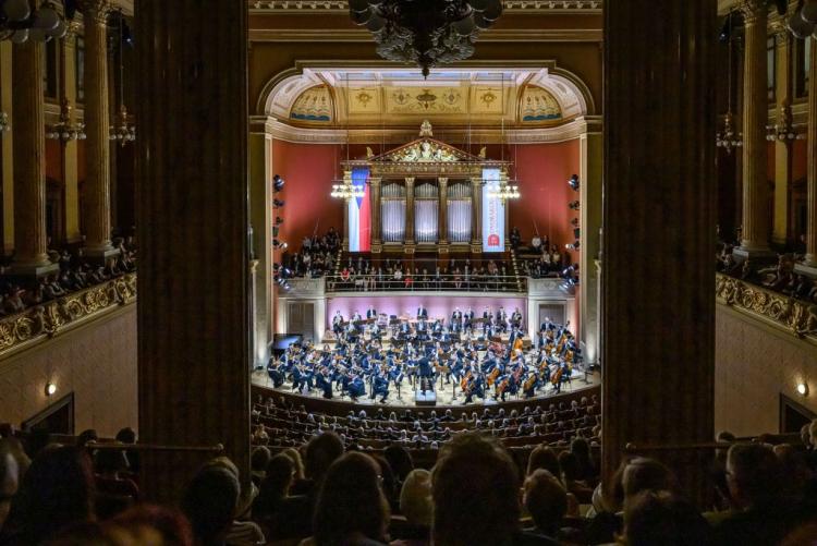 Dvořákova Praha 2024 - koncert 16/9/2024 - Luzerner Sinfonieorchester, Michael Sanderling, Lukáš Vondráček