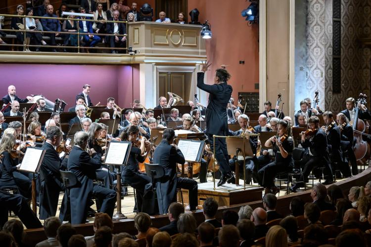 Dvořákova Praha 2023 - koncert 19/9/2023 - Česká filharmonie, T. Netopil, B. Giltburg