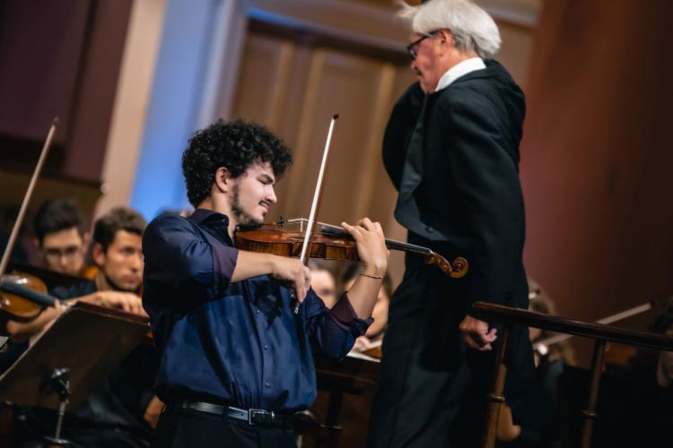 Dvořákova Praha 2022 – koncert 13/9/2022 – Symfonický orchestr Pražské konzervatoře, Petr Altrichter, Daniel Matejča