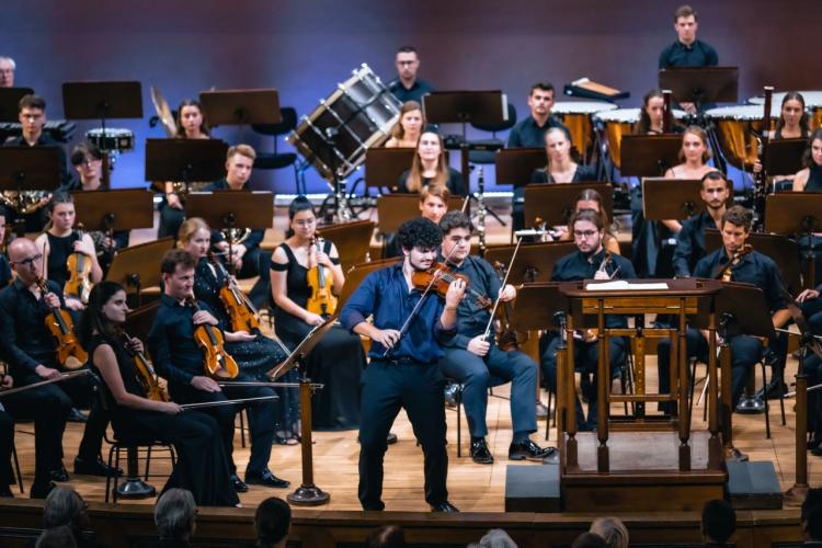 Dvořákova Praha 2022 – koncert 13/9/2022 – Symfonický orchestr Pražské konzervatoře, Petr Altrichter, Daniel Matejča