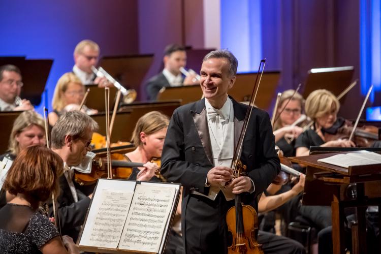 Dvořákova Praha 2019 - Gil Shaham a PKF — Prague Philharmonia 