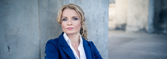 Jana Kurucová - mezzo-soprano