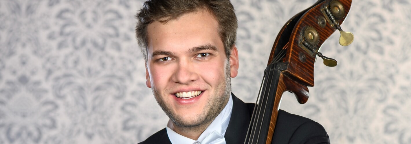 Adam Honzírek - kontrabas