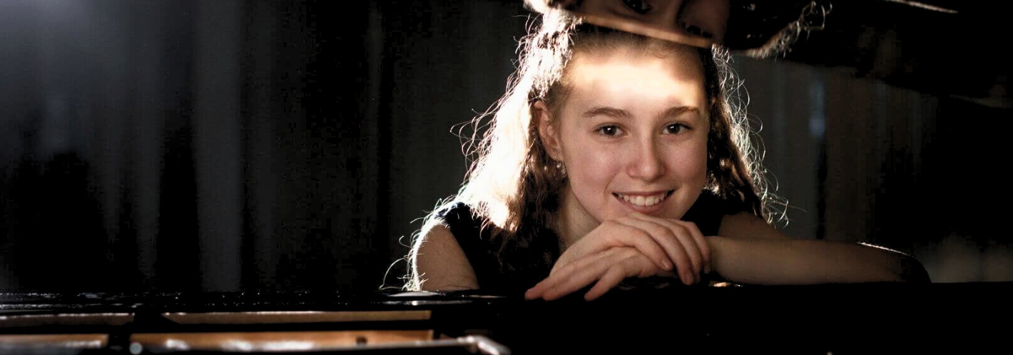 Nora Lubbadová - piano